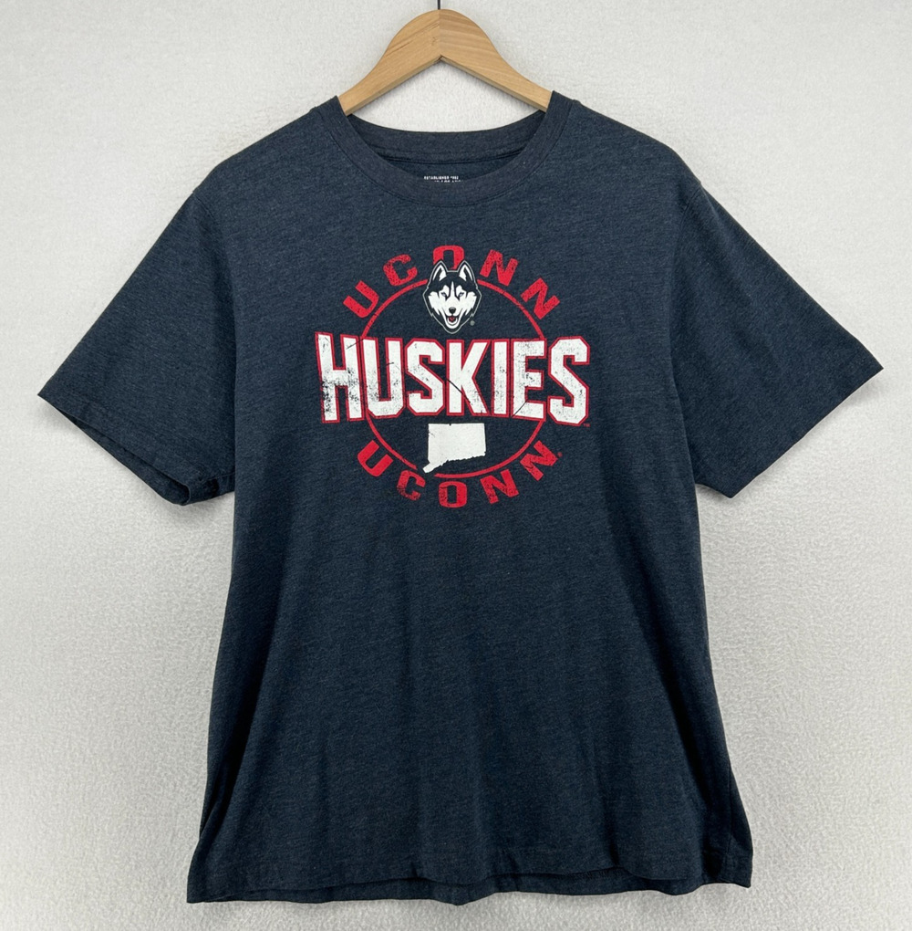 UCONN Shirt Mens L HUSKIES University CT College Basic Tee Cotton Blend Blue